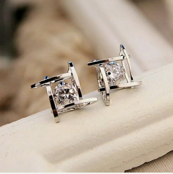 Beautiful Crystal Princess Cut Caged Earrin - Picture 1 of 4